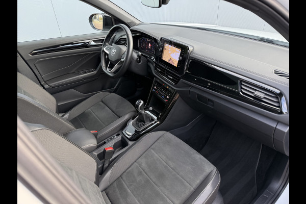 Volkswagen T-Roc 1.0 TSI 110pk Style Black Pack | Pano dak