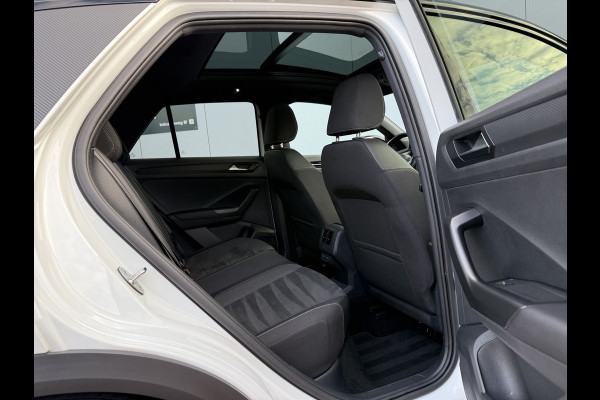 Volkswagen T-Roc 1.0 TSI 110pk Style Black Pack | Pano dak