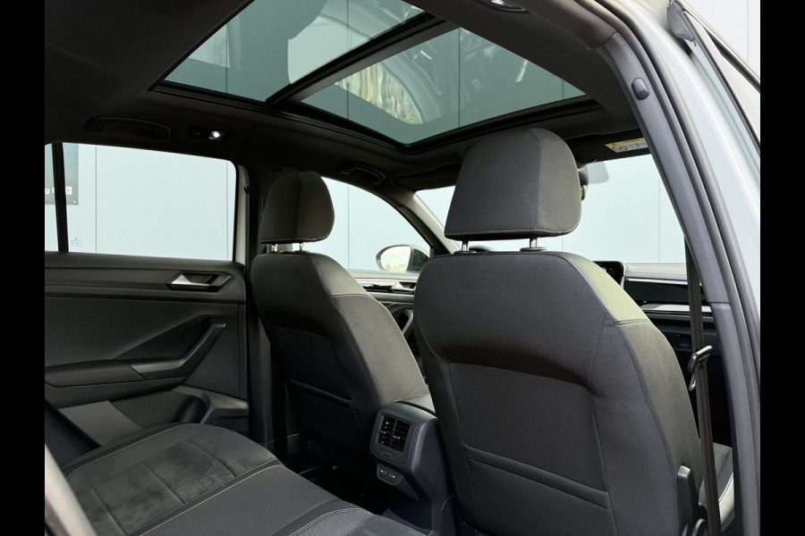 Volkswagen T-Roc 1.0 TSI 110pk Style Black Pack | Pano dak