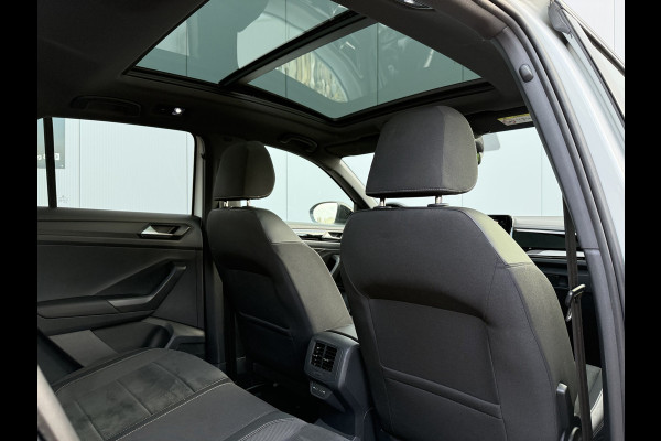 Volkswagen T-Roc 1.0 TSI 110pk Style Black Pack | Pano dak