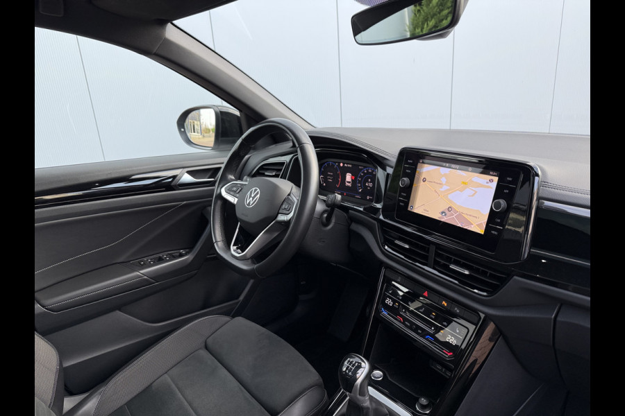 Volkswagen T-Roc 1.0 TSI 110pk Style Black Pack | Pano dak