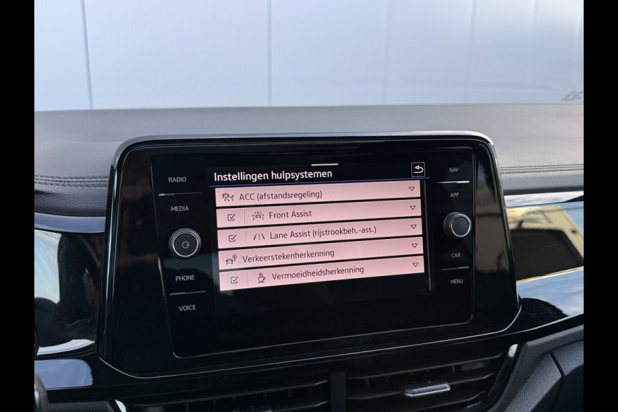 Volkswagen T-Roc 1.0 TSI 110pk Style Black Pack | Pano dak