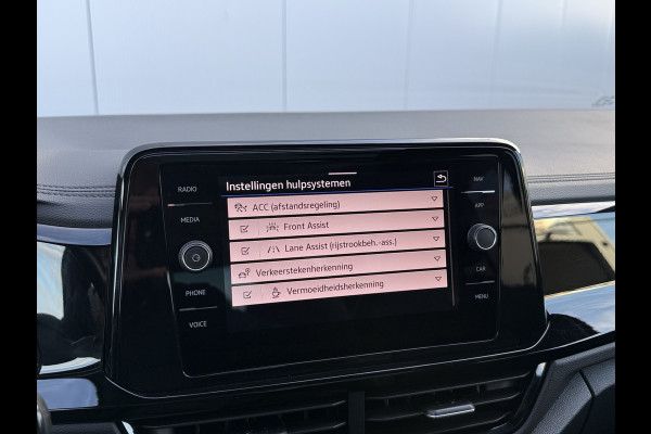 Volkswagen T-Roc 1.0 TSI 110pk Style Black Pack | Pano dak