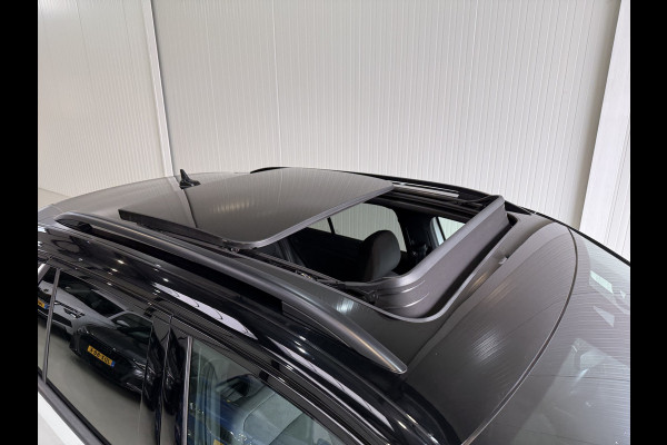 Volkswagen T-Roc 1.0 TSI 110pk Style Black Pack | Pano dak