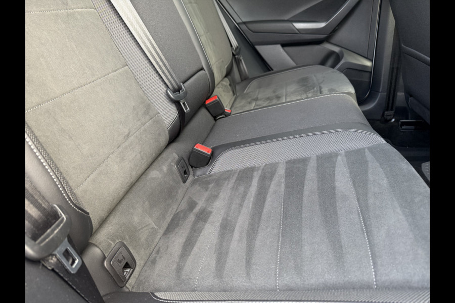 Volkswagen T-Roc 1.0 TSI 110pk Style Black Pack | Pano dak