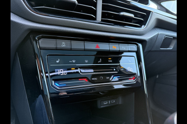 Volkswagen T-Roc 1.0 TSI 110pk Style Black Pack | Pano dak