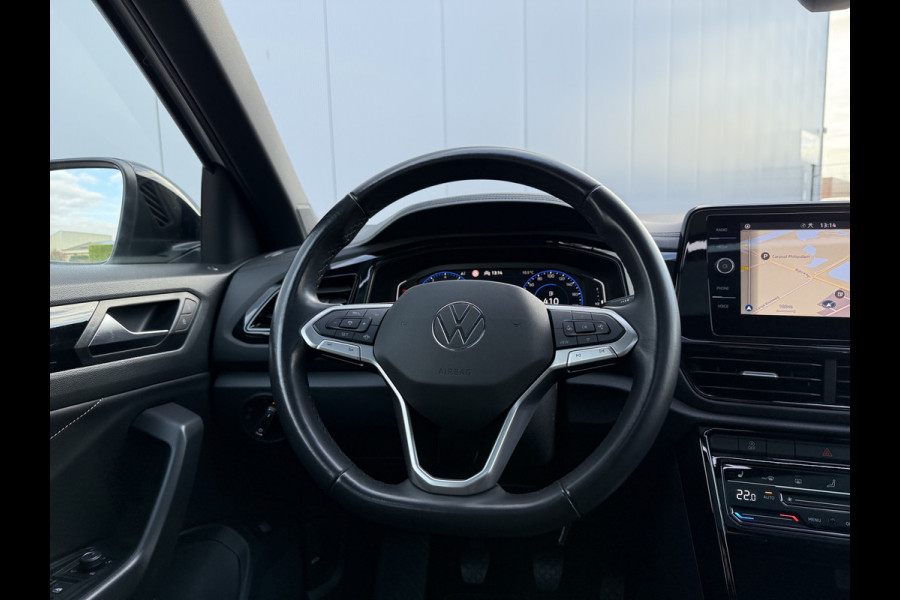 Volkswagen T-Roc 1.0 TSI 110pk Style Black Pack | Pano dak