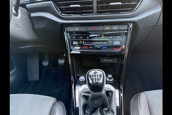 Volkswagen T-Roc 1.0 TSI 110pk Style Black Pack | Pano dak