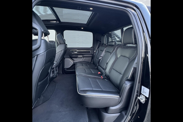 Dodge Ram 1500 3.0 V6 4x4 Crew Cab Laramie night AANBIEDING, eindejaarsaanbieding