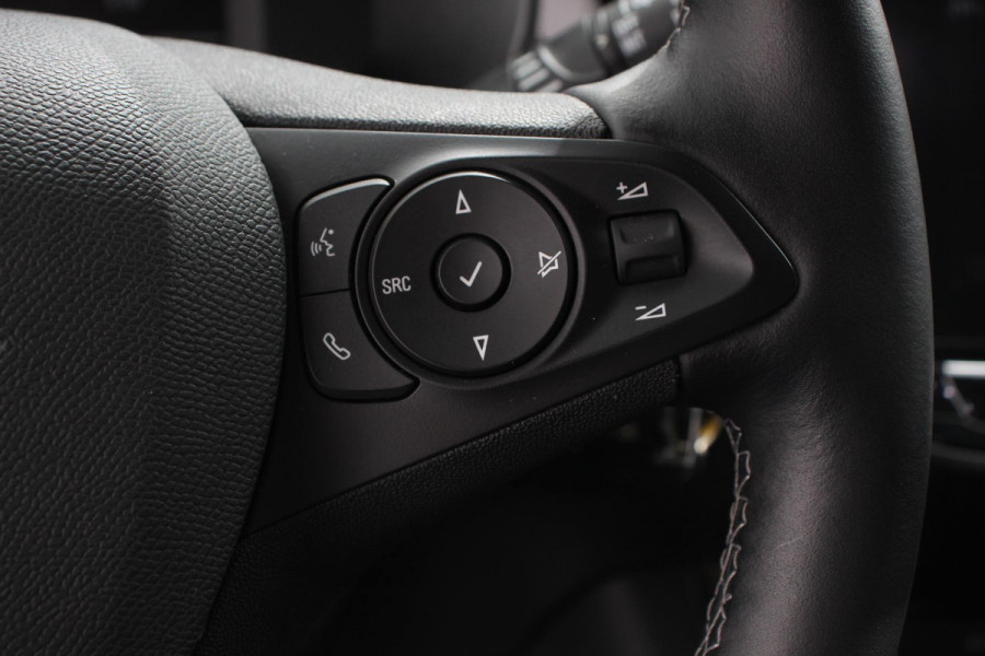 Opel Corsa 1.2 102pk GS Line Opel Corsa 1.2 GS Line | Navigatie | Apple Carplay/Android Auto | Airco | Cruise Control | Lichtmetalen velgen | Digitaal Dashboard | Sportstoelen