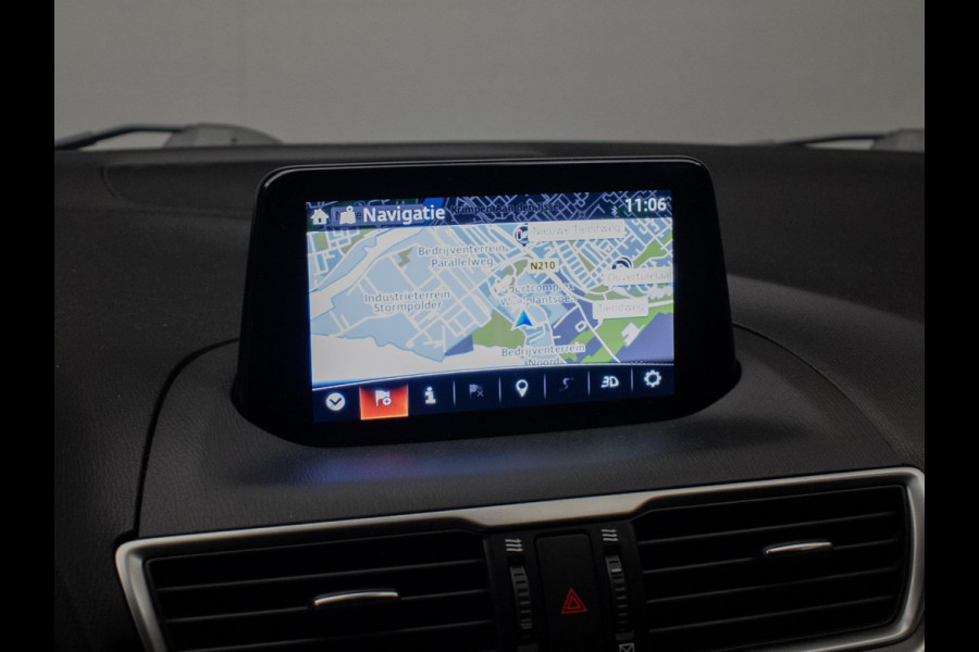 Mazda 3 2.0 SkyActiv-G 120 SkyLease+ Sport (NAVI,CLIMATE,CRUISE,PDC,STOEL/STUUR VERWARMING,GETINT,XENON,SPORTSTOELEN,LM VELGEN)