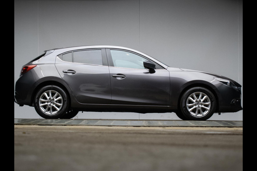 Mazda 3 2.0 SkyActiv-G 120 SkyLease+ Sport (NAVI,CLIMATE,CRUISE,PDC,STOEL/STUUR VERWARMING,GETINT,XENON,SPORTSTOELEN,LM VELGEN)