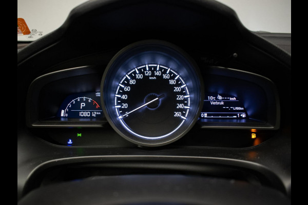 Mazda 3 2.0 SkyActiv-G 120 SkyLease+ Sport (NAVI,CLIMATE,CRUISE,PDC,STOEL/STUUR VERWARMING,GETINT,XENON,SPORTSTOELEN,LM VELGEN)