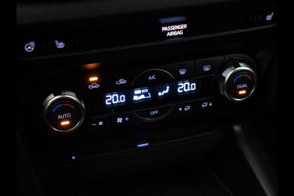 Mazda 3 2.0 SkyActiv-G 120 SkyLease+ Sport (NAVI,CLIMATE,CRUISE,PDC,STOEL/STUUR VERWARMING,GETINT,XENON,SPORTSTOELEN,LM VELGEN)