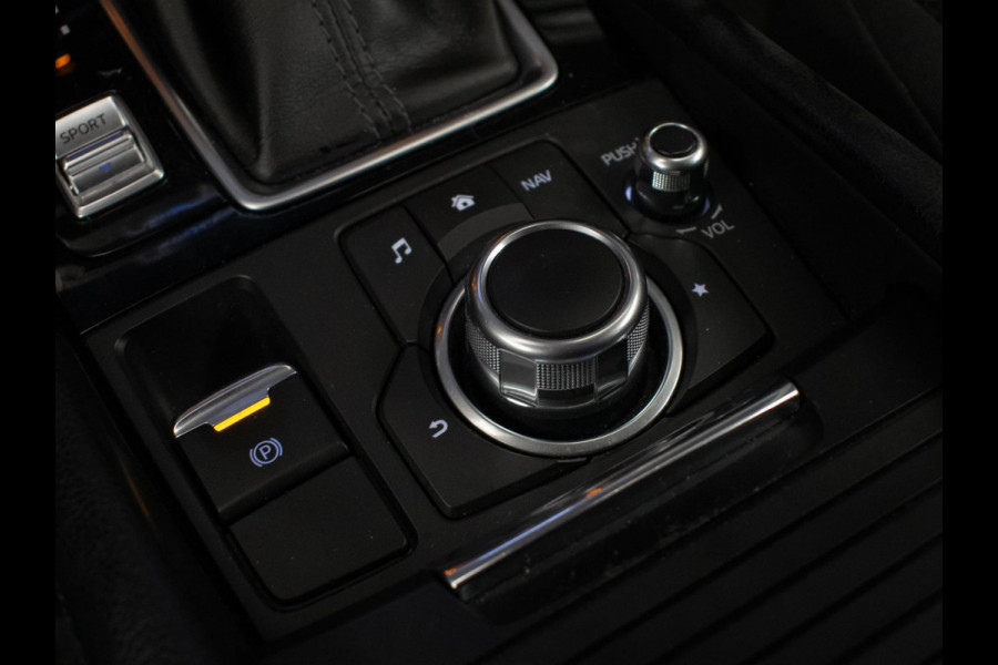 Mazda 3 2.0 SkyActiv-G 120 SkyLease+ Sport (NAVI,CLIMATE,CRUISE,PDC,STOEL/STUUR VERWARMING,GETINT,XENON,SPORTSTOELEN,LM VELGEN)