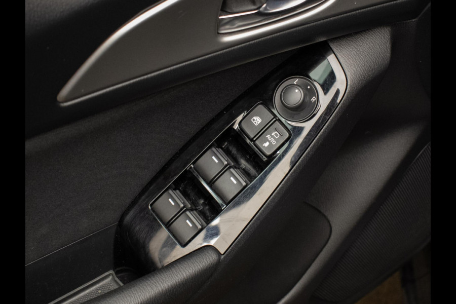 Mazda 3 2.0 SkyActiv-G 120 SkyLease+ Sport (NAVI,CLIMATE,CRUISE,PDC,STOEL/STUUR VERWARMING,GETINT,XENON,SPORTSTOELEN,LM VELGEN)