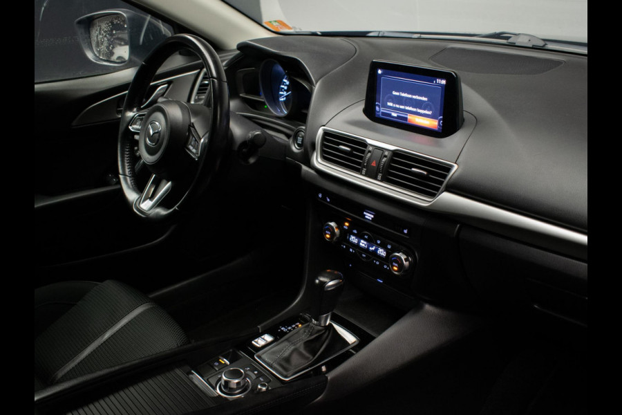 Mazda 3 2.0 SkyActiv-G 120 SkyLease+ Sport (NAVI,CLIMATE,CRUISE,PDC,STOEL/STUUR VERWARMING,GETINT,XENON,SPORTSTOELEN,LM VELGEN)