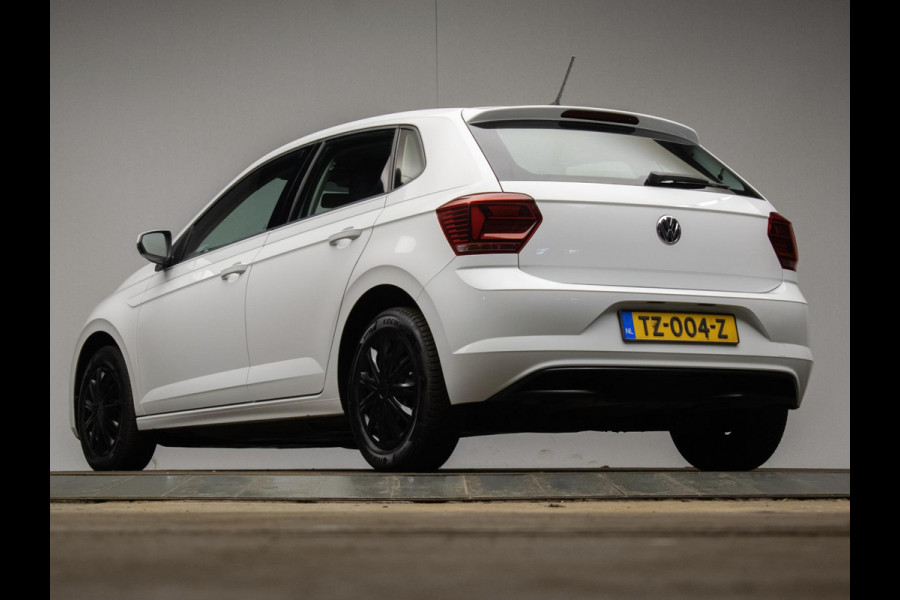 Volkswagen Polo 1.6 TDI Sport (APPLE CARPLAY,NAVI,ADAPTIVE CRUISE,DAB,ELEKTRISCH PAKKET,SPORTSTOELEN,NETTE STAAT)