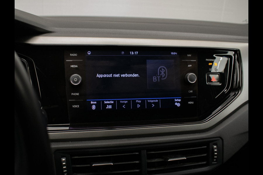 Volkswagen Polo 1.6 TDI Sport (APPLE CARPLAY,NAVI,ADAPTIVE CRUISE,DAB,ELEKTRISCH PAKKET,SPORTSTOELEN,NETTE STAAT)