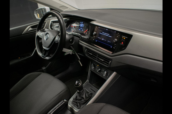 Volkswagen Polo 1.6 TDI Sport (APPLE CARPLAY,NAVI,ADAPTIVE CRUISE,DAB,ELEKTRISCH PAKKET,SPORTSTOELEN,NETTE STAAT)