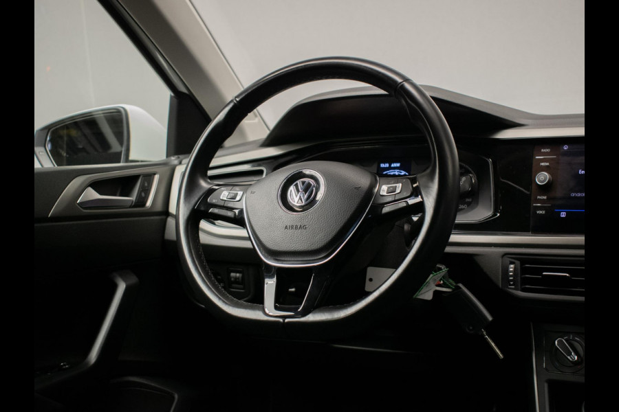 Volkswagen Polo 1.6 TDI Sport (APPLE CARPLAY,NAVI,ADAPTIVE CRUISE,DAB,ELEKTRISCH PAKKET,SPORTSTOELEN,NETTE STAAT)