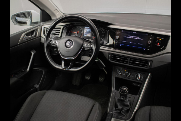Volkswagen Polo 1.6 TDI Sport (APPLE CARPLAY,NAVI,ADAPTIVE CRUISE,DAB,ELEKTRISCH PAKKET,SPORTSTOELEN,NETTE STAAT)
