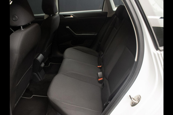 Volkswagen Polo 1.6 TDI Sport (APPLE CARPLAY,NAVI,ADAPTIVE CRUISE,DAB,ELEKTRISCH PAKKET,SPORTSTOELEN,NETTE STAAT)