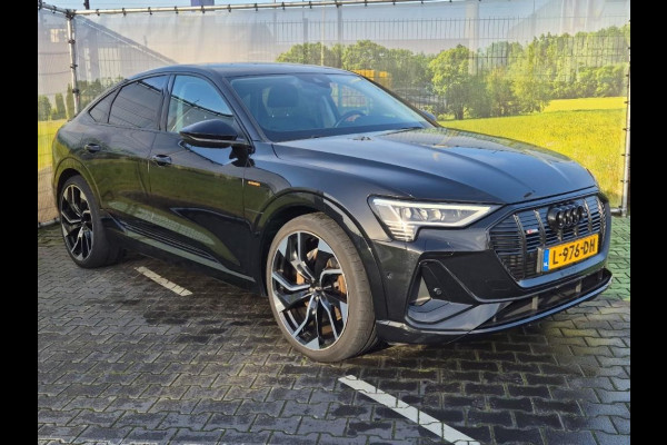 Audi e-tron Sportback 55 quattro edition 95 kWh | Trekhaak | Camera | 23 Inch |