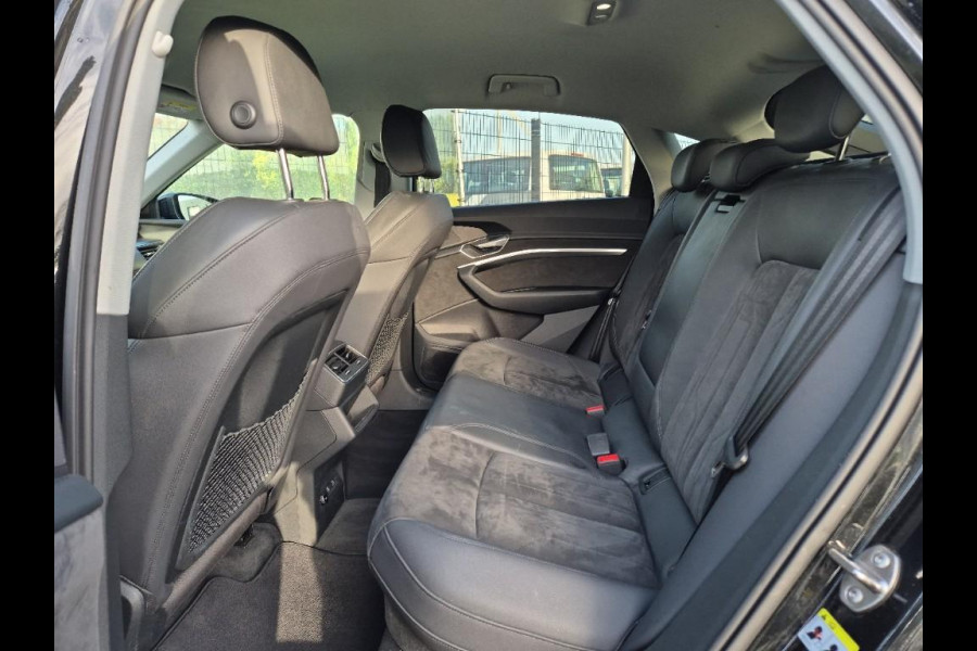 Audi e-tron Sportback 55 quattro edition 95 kWh | Trekhaak | Camera | 23 Inch |