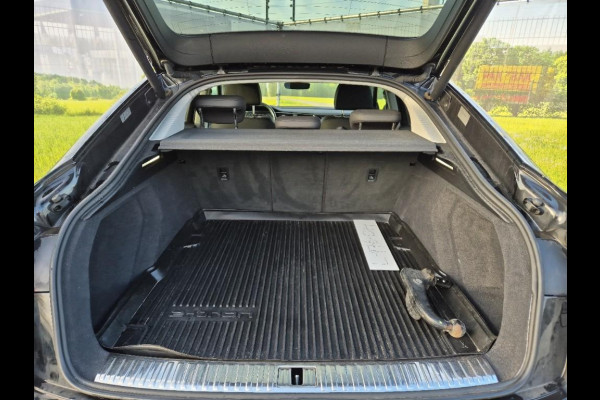 Audi e-tron Sportback 55 quattro edition 95 kWh | Trekhaak | Camera | 23 Inch |