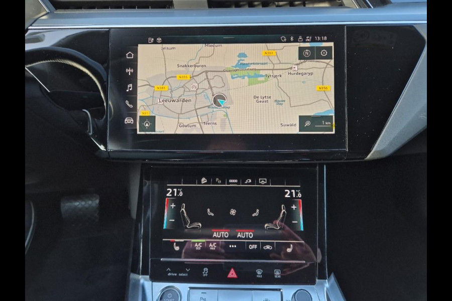 Audi e-tron Sportback 55 quattro edition 95 kWh | Trekhaak | Camera | 23 Inch |