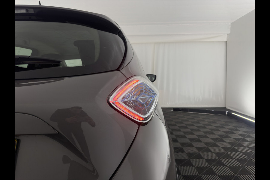 Renault ZOE R90 Bose 41 kWh (Inclusive-Battery) [ 3-Fase ] {SOH-85%} Aut.*LUXURY-LEATHER | BOSE-AUDIO | NAVI-FULLMAP | FULL-LED | DIGI-COCKPIT | CRUISE | ECC | PDC | PRIVACY-GLASS | HEATED-COMFORTSEATS | 16"ALU*
