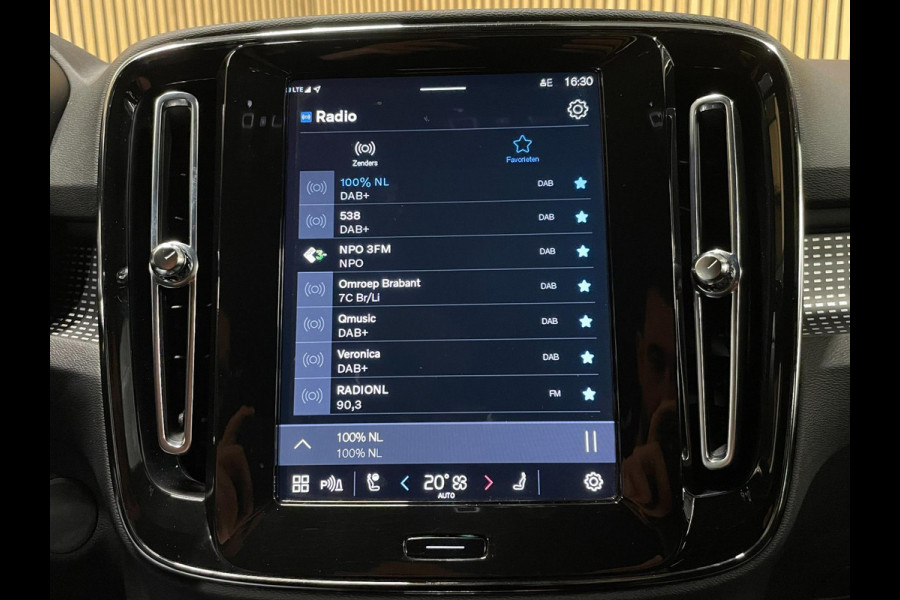 Volvo XC40 Recharge P8 AWD R-Design|92,4% SOH|1/2 LEDER|STOEL+STUURVERWARMING|NAVIGATIE|ACC|APPLE CARPLAY|NL-AUT|NAP|IN.BTW|1eEIG|