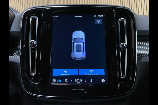 Volvo XC40 Recharge P8 AWD R-Design|92,4% SOH|1/2 LEDER|STOEL+STUURVERWARMING|NAVIGATIE|ACC|APPLE CARPLAY|NL-AUT|NAP|IN.BTW|1eEIG|