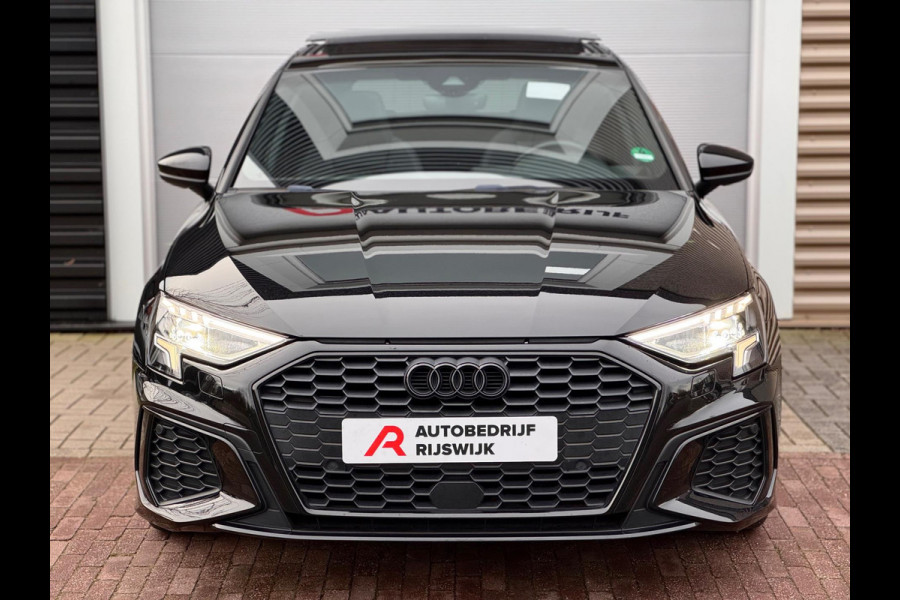 Audi A3 Sportback 35 TFSI S edition Pano/Matrix/Trekhaak/AppleCarPlay
