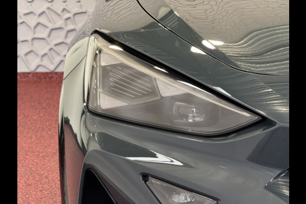 CUPRA Formentor ✅NW MODEL✅ 1.5 eTSI 150 MHEV CAMERA STOEL/STUUR ELEK.KLEP VERW. LED LEER CARPLAY ZWARTE.HEMEL 08/2024