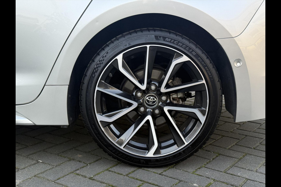 Toyota Corolla Touring Sports 2.0 Hybrid Premium | Panoramadak, JBL, Dodehoekherkenning, Parkeersensoren, Elektrische achterklep, 18 inch