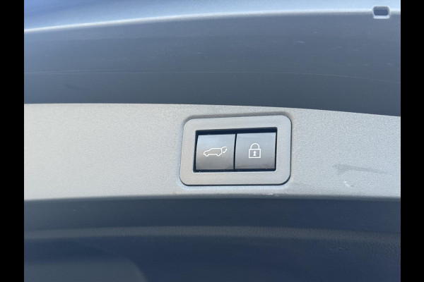 Toyota Corolla Touring Sports 2.0 Hybrid Premium | Panoramadak, JBL, Dodehoekherkenning, Parkeersensoren, Elektrische achterklep, 18 inch