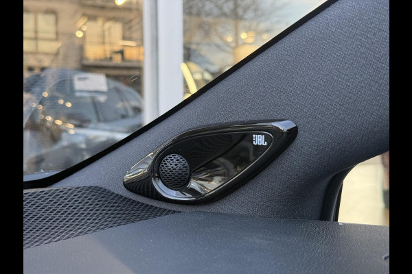 Toyota Corolla Touring Sports 2.0 Hybrid Premium | Panoramadak, JBL, Dodehoekherkenning, Parkeersensoren, Elektrische achterklep, 18 inch