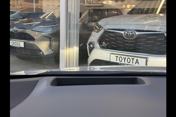 Toyota Corolla Touring Sports 2.0 Hybrid Premium | Panoramadak, JBL, Dodehoekherkenning, Parkeersensoren, Elektrische achterklep, 18 inch