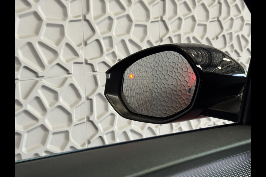 Peugeot 5008 1.2 HYBRID 145 GT GLAZENDAK 7PERS STOEL/STUUR VERW. ELEK.KLEP LED 7P 7 Persoons