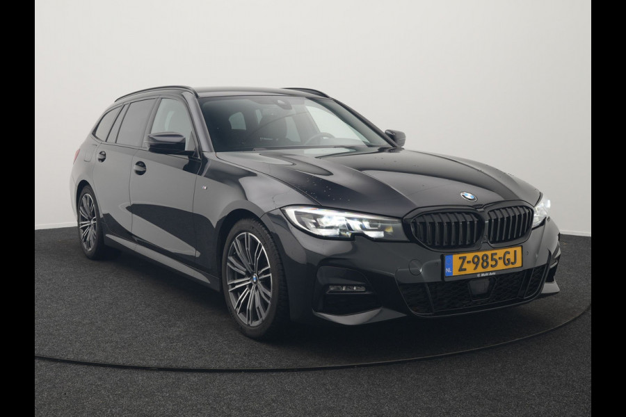BMW 3 Serie Touring 320i M Sport 184pk | Adaptive Cruise | Alcantara Sportstoelen Verwarmd | Apple Carplay | Sfeerverlichting | Virtual | Navigatie | DAB |