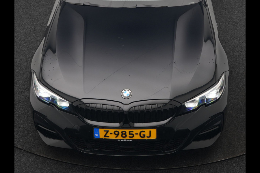 BMW 3 Serie Touring 320i M Sport 184pk | Adaptive Cruise | Alcantara Sportstoelen Verwarmd | Apple Carplay | Sfeerverlichting | Virtual | Navigatie | DAB |