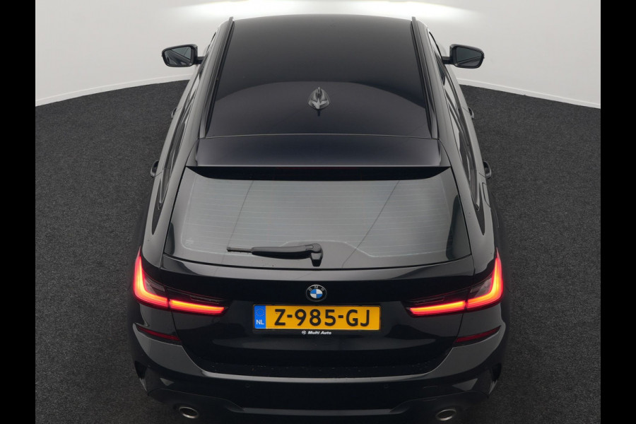 BMW 3 Serie Touring 320i M Sport 184pk | Adaptive Cruise | Alcantara Sportstoelen Verwarmd | Apple Carplay | Sfeerverlichting | Virtual | Navigatie | DAB |