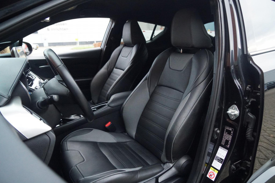 Toyota C-HR 1.8 Hybrid Black Edition + LEDER / DODEHOEK / JBL / STOELVERWARMING /