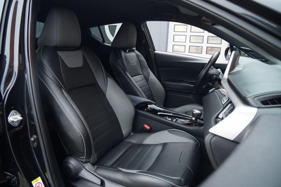 Toyota C-HR 1.8 Hybrid Black Edition + LEDER / DODEHOEK / JBL / STOELVERWARMING /