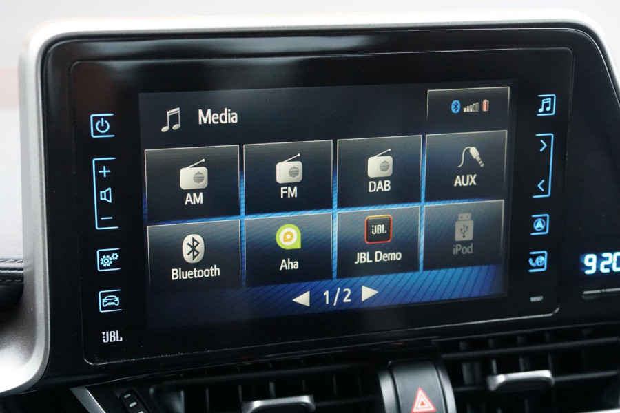 Toyota C-HR 1.8 Hybrid Black Edition + LEDER / DODEHOEK / JBL / STOELVERWARMING /