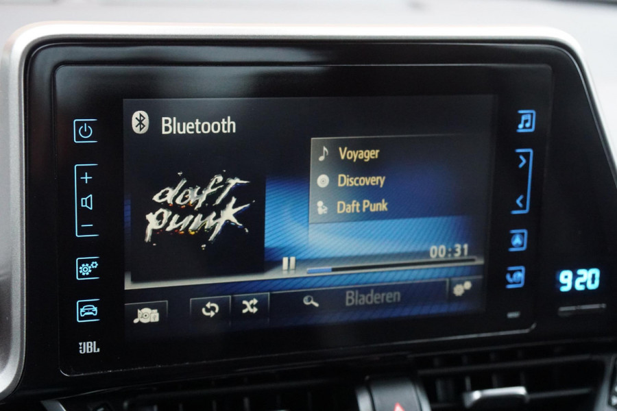 Toyota C-HR 1.8 Hybrid Black Edition + LEDER / DODEHOEK / JBL / STOELVERWARMING /