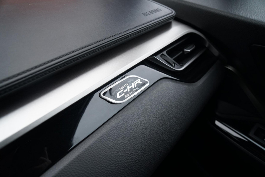 Toyota C-HR 1.8 Hybrid Black Edition + LEDER / DODEHOEK / JBL / STOELVERWARMING /