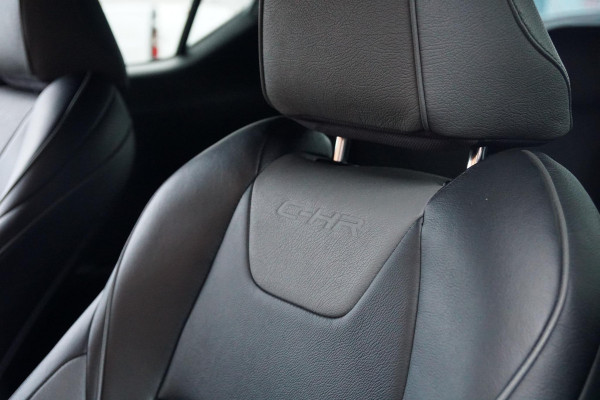 Toyota C-HR 1.8 Hybrid Black Edition + LEDER / DODEHOEK / JBL / STOELVERWARMING /